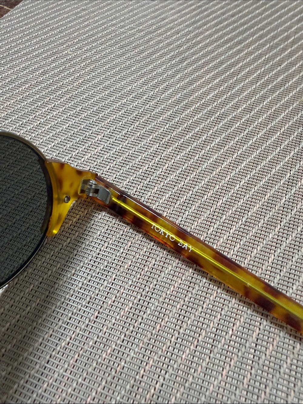 TokyoBay Round Tortoiseshell Sunglasses with Dark Lenses unisex - Picture 5 of 5